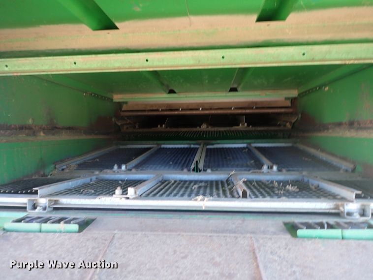 image for item DN2103 1995 John Deere 9500  combine