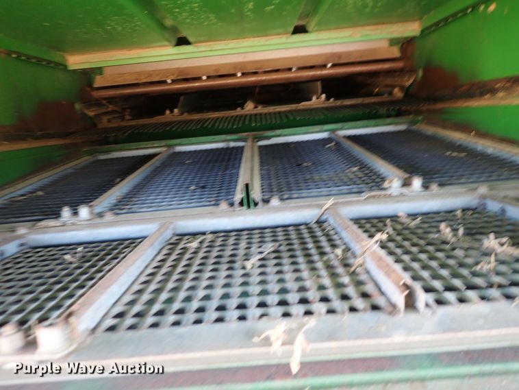 image for item DN2103 1995 John Deere 9500  combine