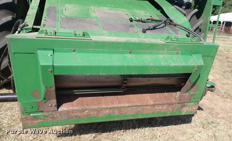 image for item DN2103 1995 John Deere 9500  combine