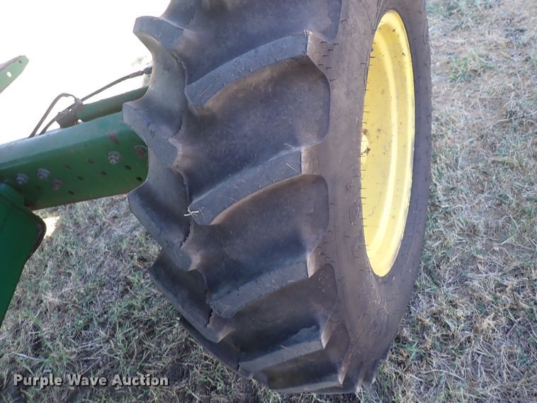 image for item DN2103 1995 John Deere 9500  combine
