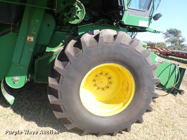 image for item DN2103 1995 John Deere 9500  combine