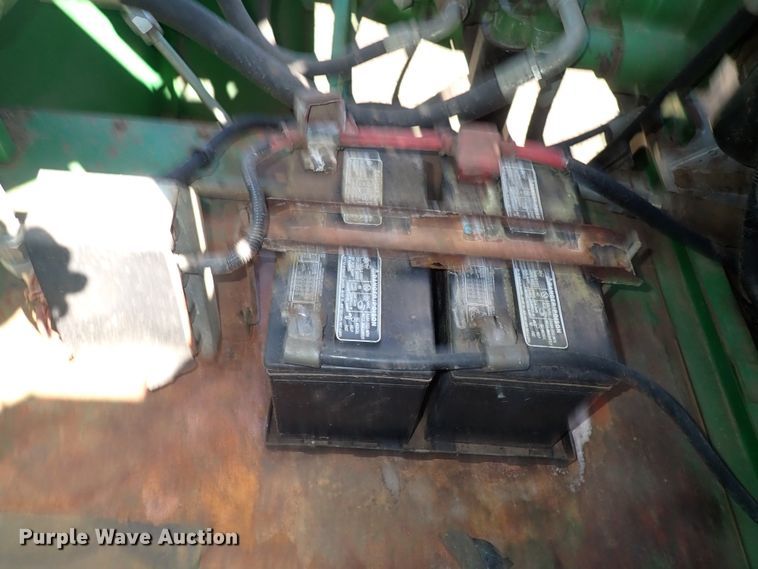 image for item DN2103 1995 John Deere 9500  combine