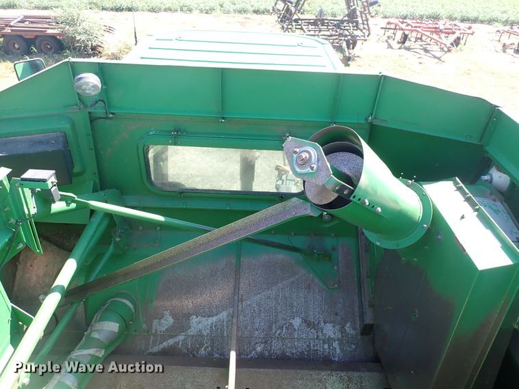 image for item DN2103 1995 John Deere 9500  combine