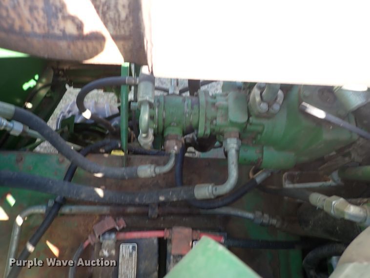 image for item DN2103 1995 John Deere 9500  combine