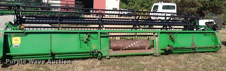 image for item DN2104 1997 John Deere 925  flex head