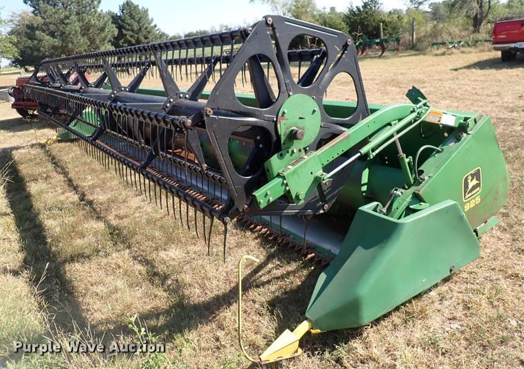 image for item DN2104 1997 John Deere 925  flex head