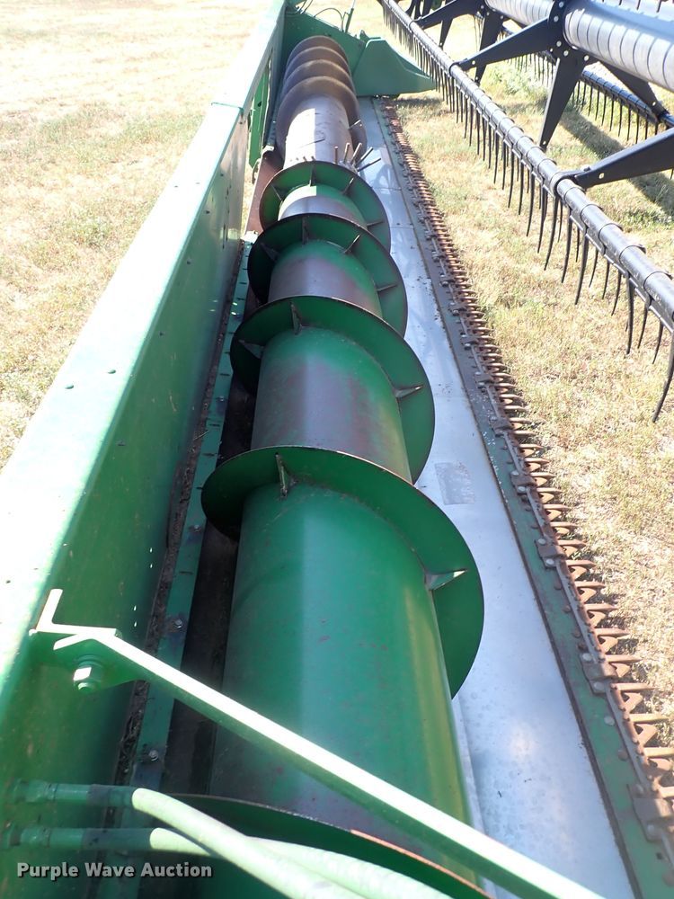 image for item DN2104 1997 John Deere 925  flex head