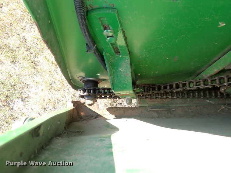 image for item DN2104 1997 John Deere 925  flex head