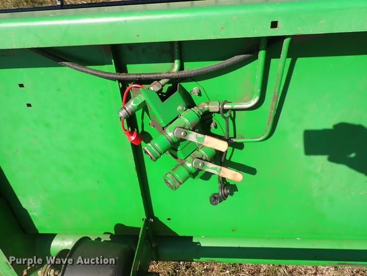 image for item DN2104 1997 John Deere 925  flex head