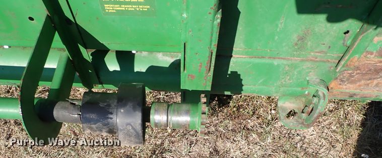 image for item DN2104 1997 John Deere 925  flex head