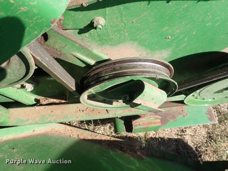 image for item DN2104 1997 John Deere 925  flex head