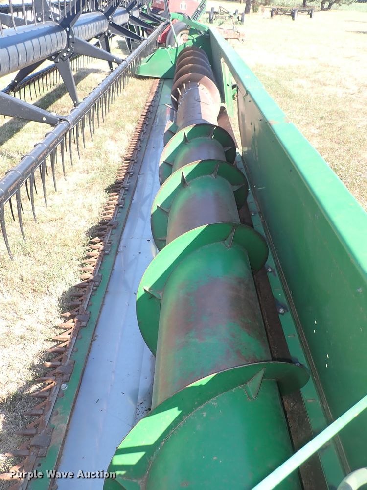 image for item DN2104 1997 John Deere 925  flex head