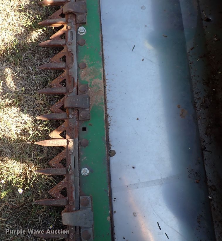 image for item DN2104 1997 John Deere 925  flex head