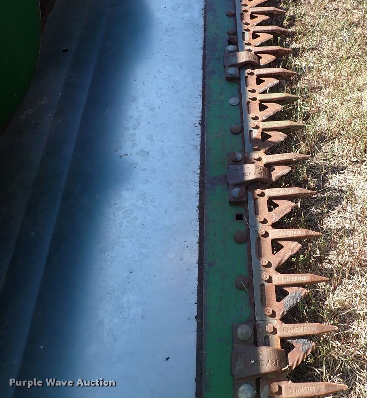 image for item DN2104 1997 John Deere 925  flex head