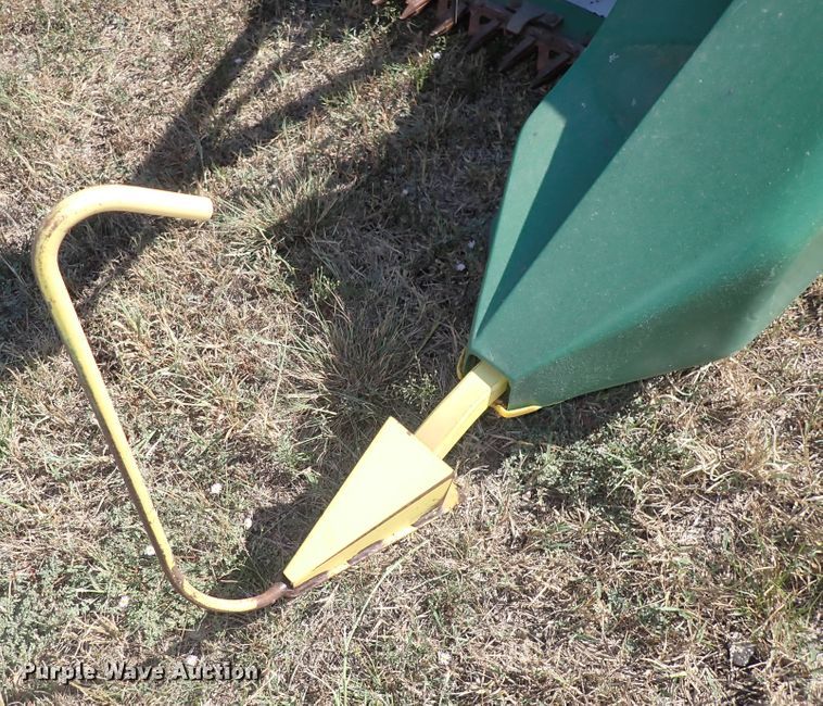 image for item DN2104 1997 John Deere 925  flex head