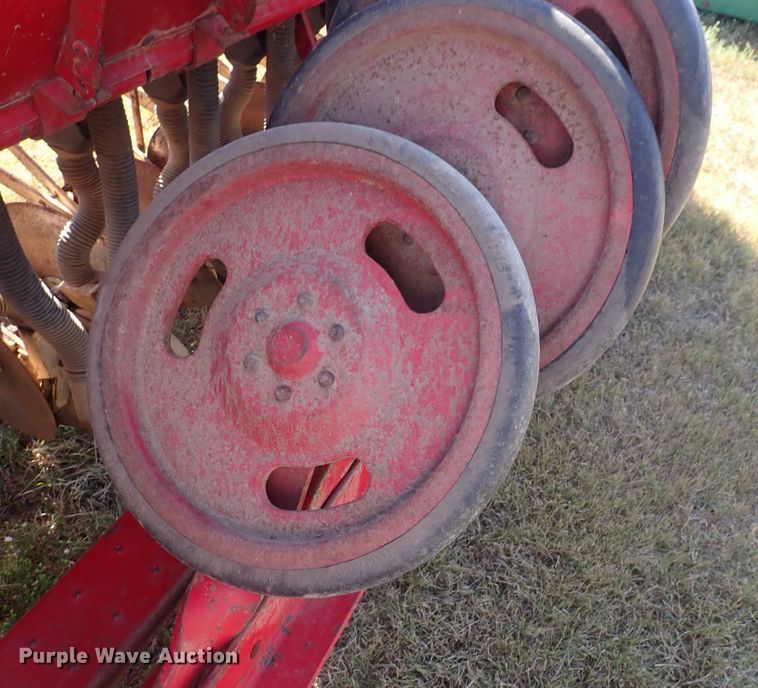 image for item DN2105 International 510  grain drill