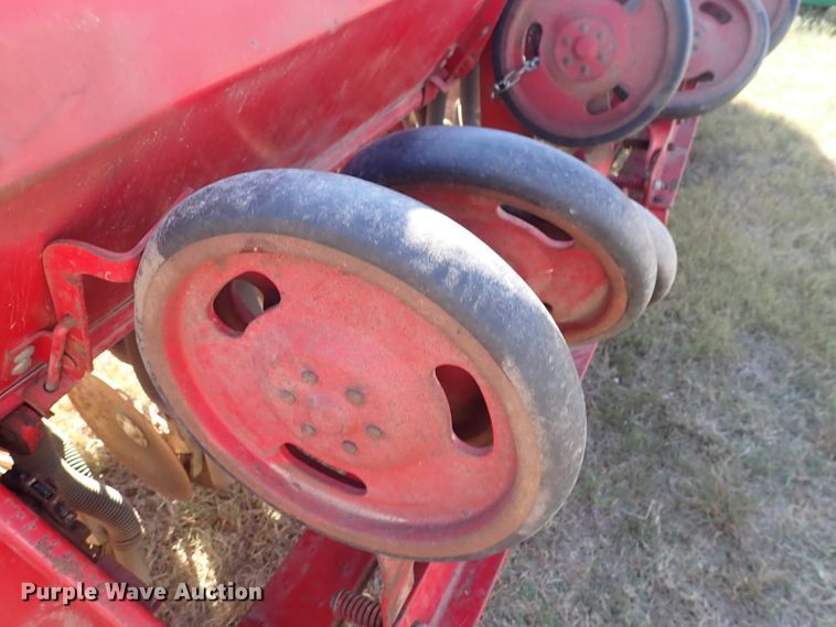 image for item DN2105 International 510  grain drill