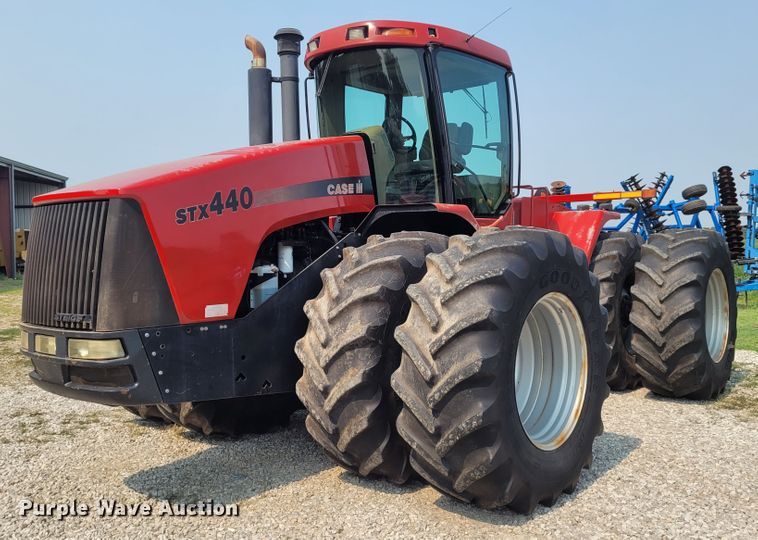image for item FC9052 2001 Case IH STX440  4WD tractor