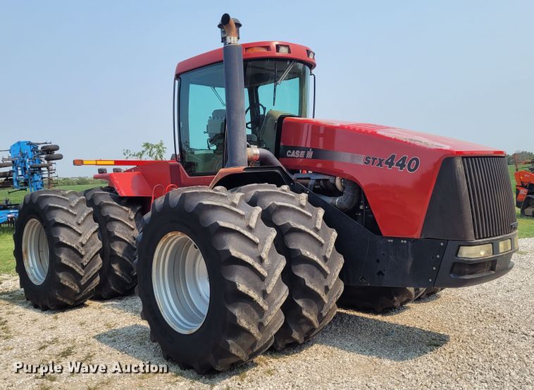 image for item FC9052 2001 Case IH STX440  4WD tractor