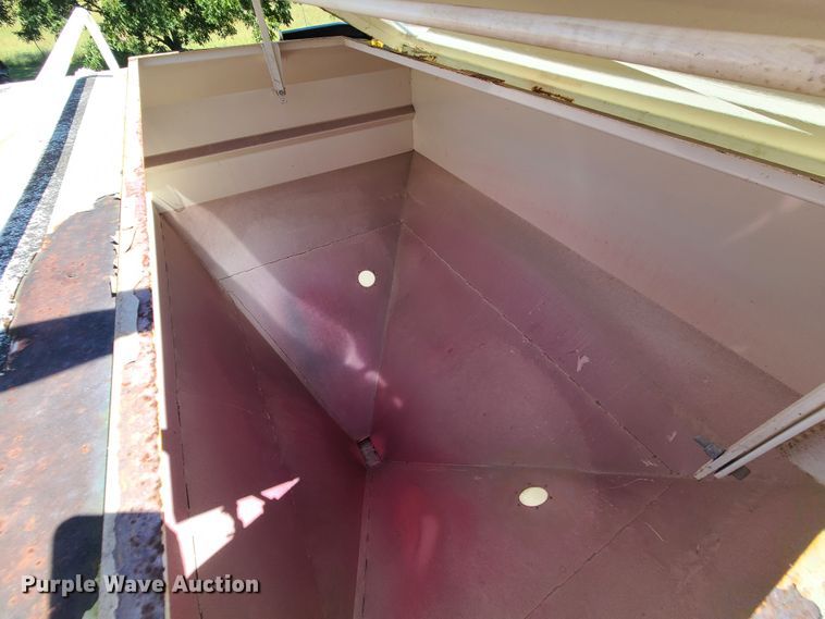 image for item IC9992 Friesen 240  seed tender