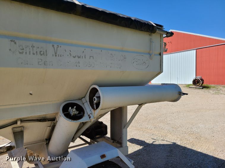 image for item IC9993 Unverferth 150  seed tender