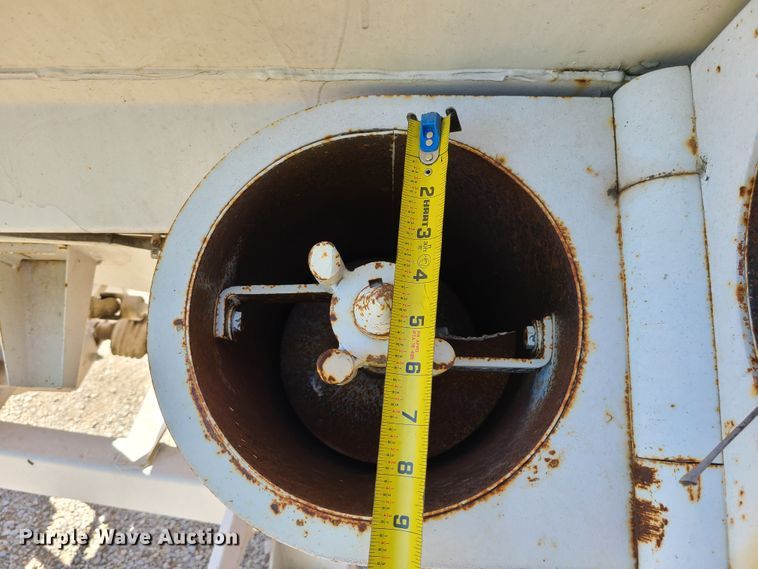 image for item IC9993 Unverferth 150  seed tender