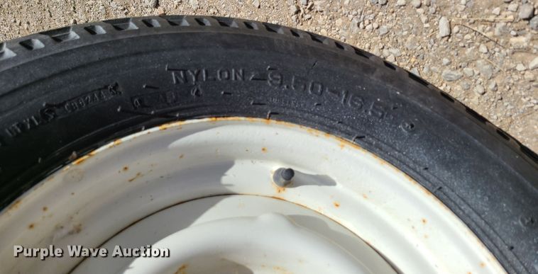 image for item IC9993 Unverferth 150  seed tender