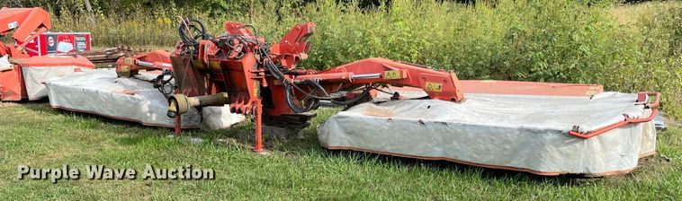 image for item IF9255 Kuhn FC813R  triple windrower