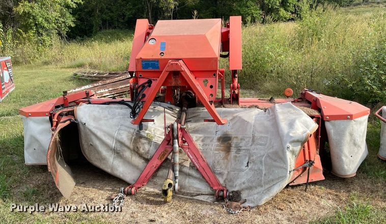 image for item IF9255 Kuhn FC813R  triple windrower