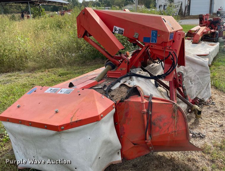 image for item IF9255 Kuhn FC813R  triple windrower