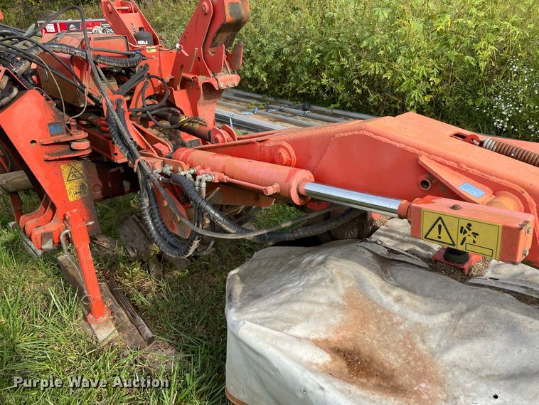 image for item IF9255 Kuhn FC813R  triple windrower