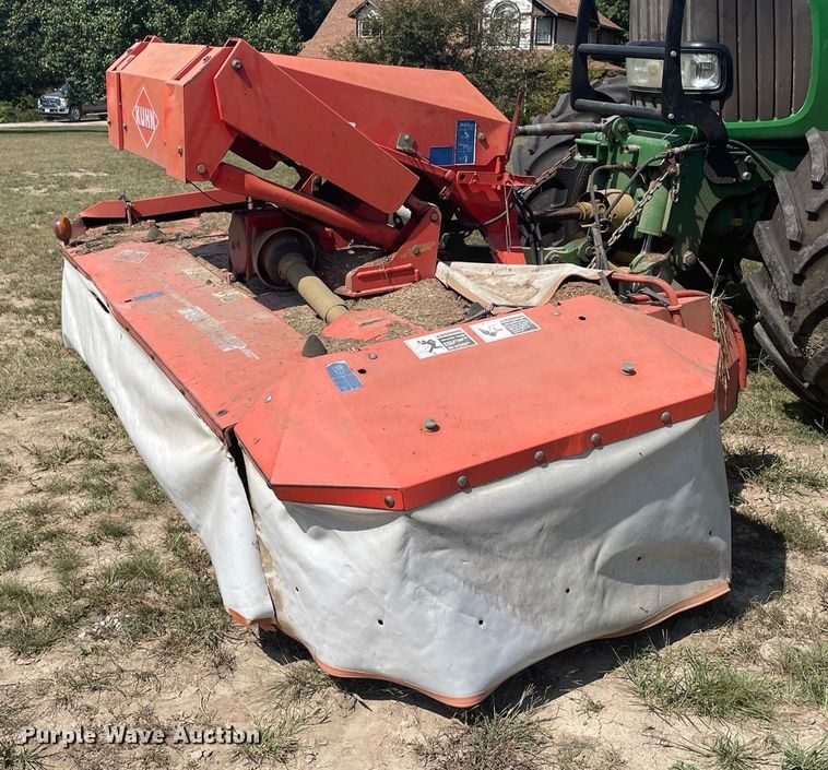 image for item IF9255 Kuhn FC813R  triple windrower