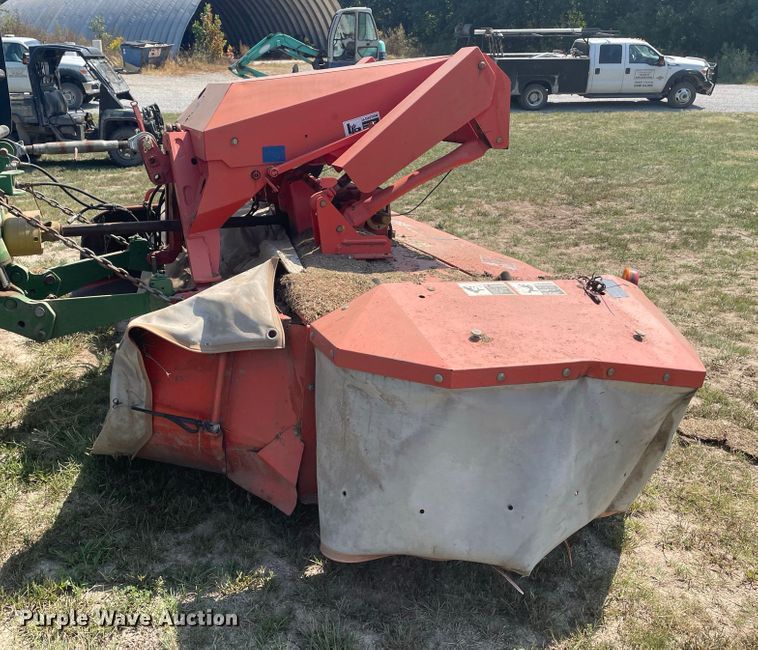 image for item IF9255 Kuhn FC813R  triple windrower