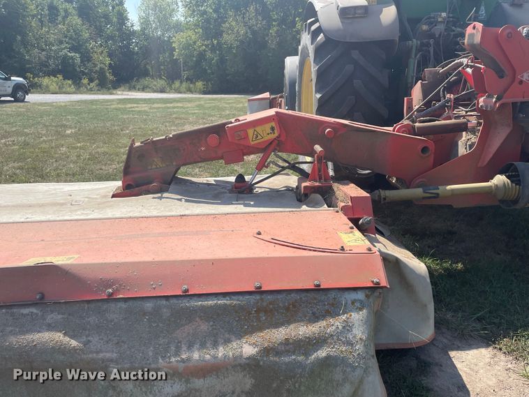 image for item IF9255 Kuhn FC813R  triple windrower