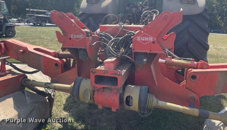 image for item IF9255 Kuhn FC813R  triple windrower