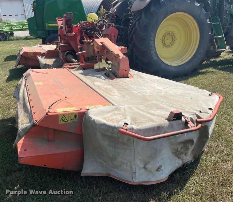 image for item IF9255 Kuhn FC813R  triple windrower