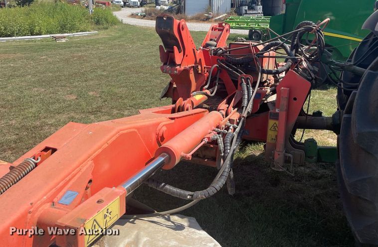 image for item IF9255 Kuhn FC813R  triple windrower