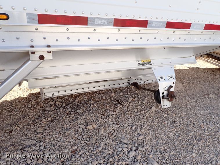 image for item IN9695 2014 Wilson  grain trailer
