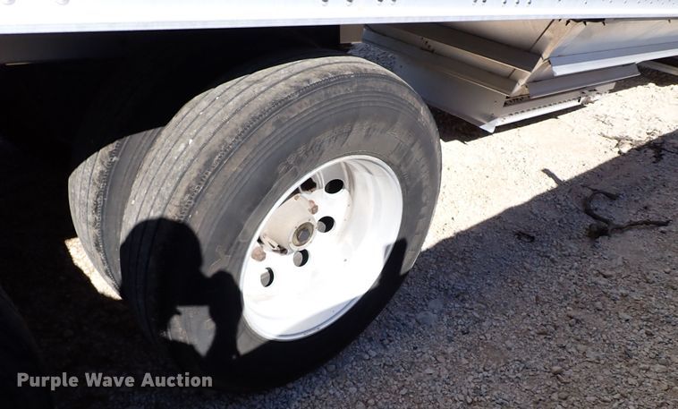 image for item IN9695 2014 Wilson  grain trailer