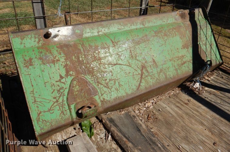 image for item IR9153 1996 John Deere 5400  tractor