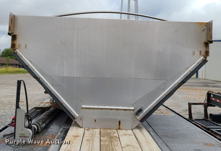 image for item JG9334 New Leader L4000G4  spreader bed