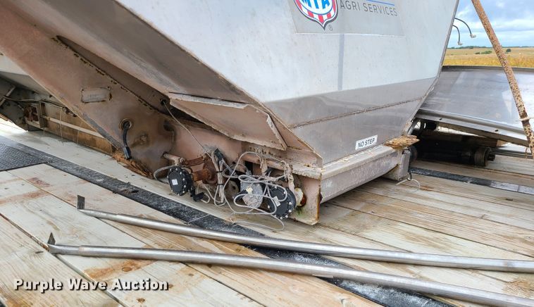 image for item JG9334 New Leader L4000G4  spreader bed