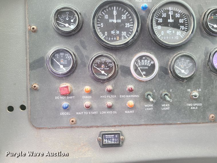 image for item JG9335 Case IH Titan SPX4300  applicator cab and chassis