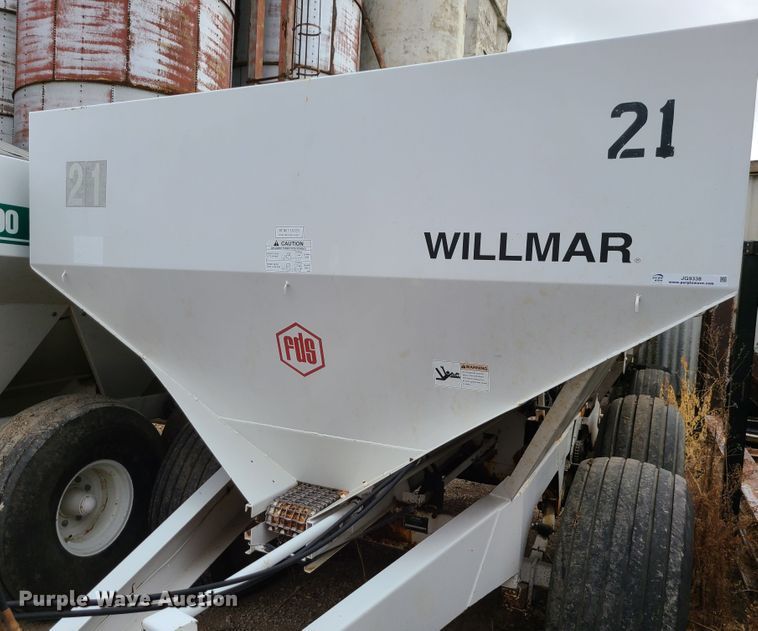 image for item JG9338 Willmar Super 600  spreader