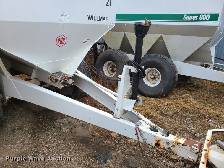 image for item JG9338 Willmar Super 600  spreader
