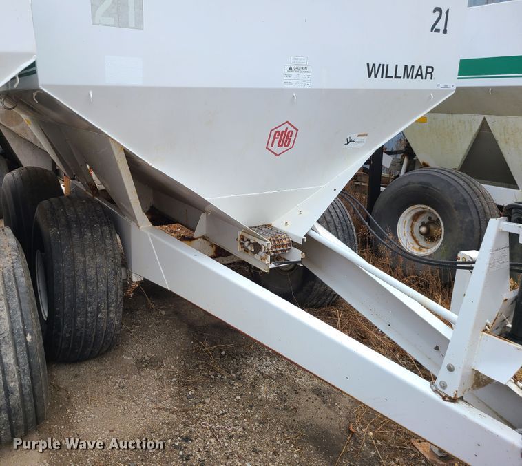 image for item JG9338 Willmar Super 600  spreader
