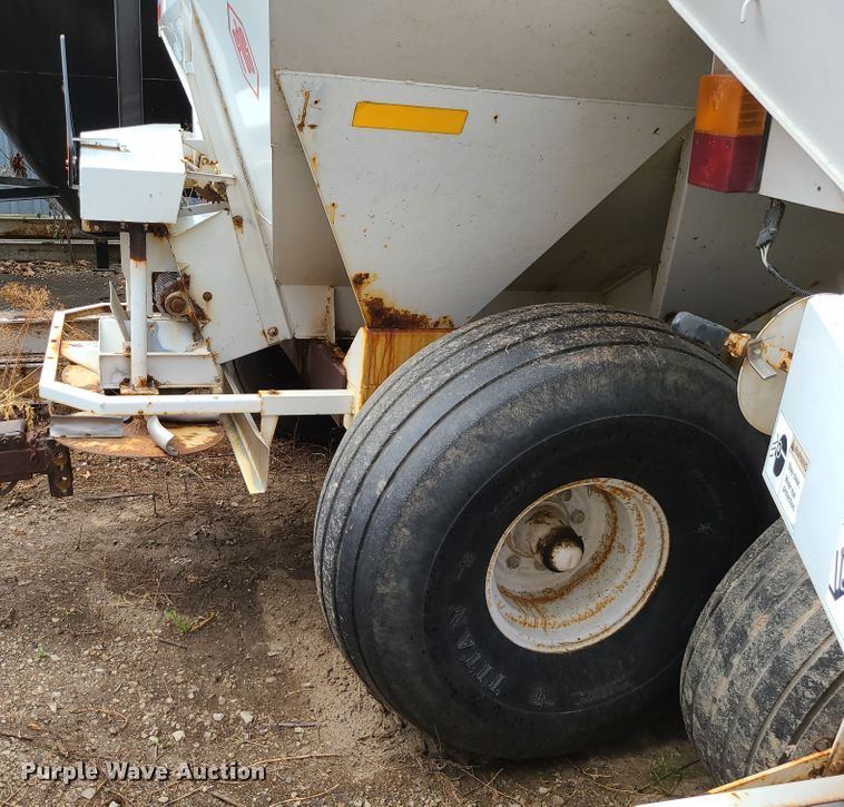 image for item JG9338 Willmar Super 600  spreader