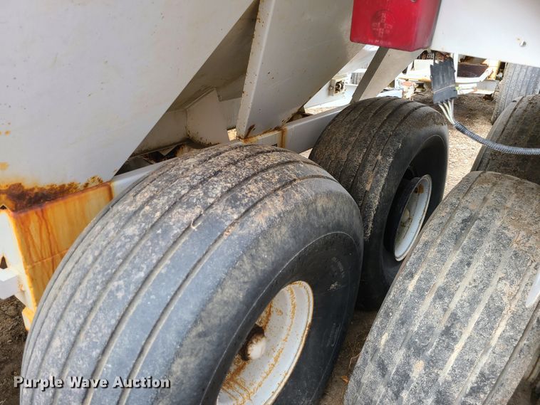 image for item JG9338 Willmar Super 600  spreader