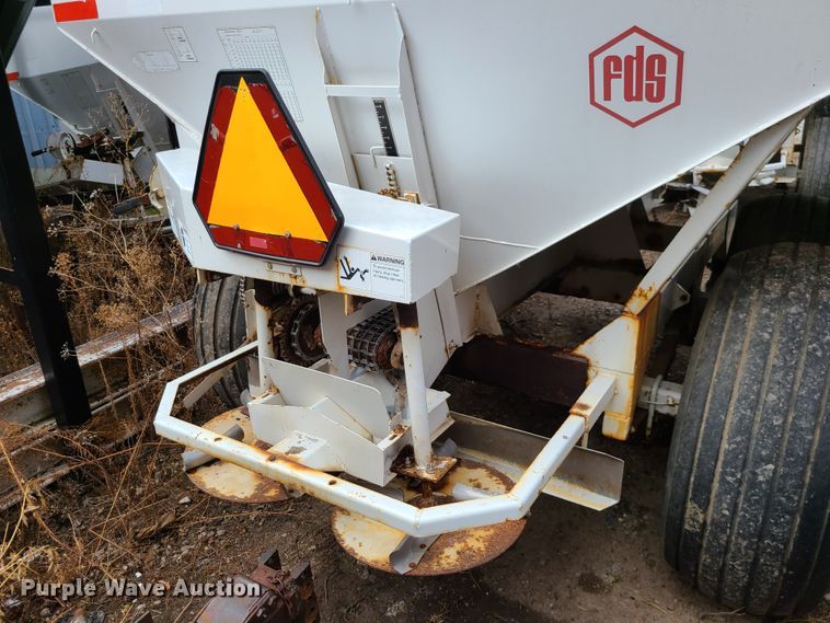 image for item JG9338 Willmar Super 600  spreader