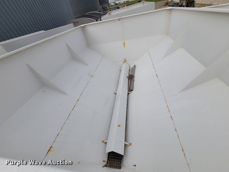 image for item JG9338 Willmar Super 600  spreader